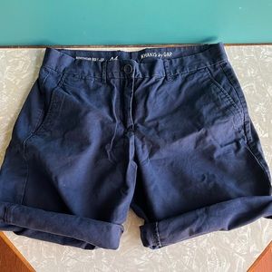 Gap Boyfriend roll up shorts